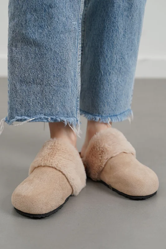 COSY FUR SLIPPERS