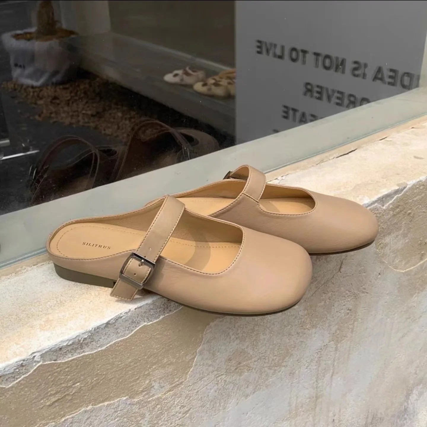 khaki slippers