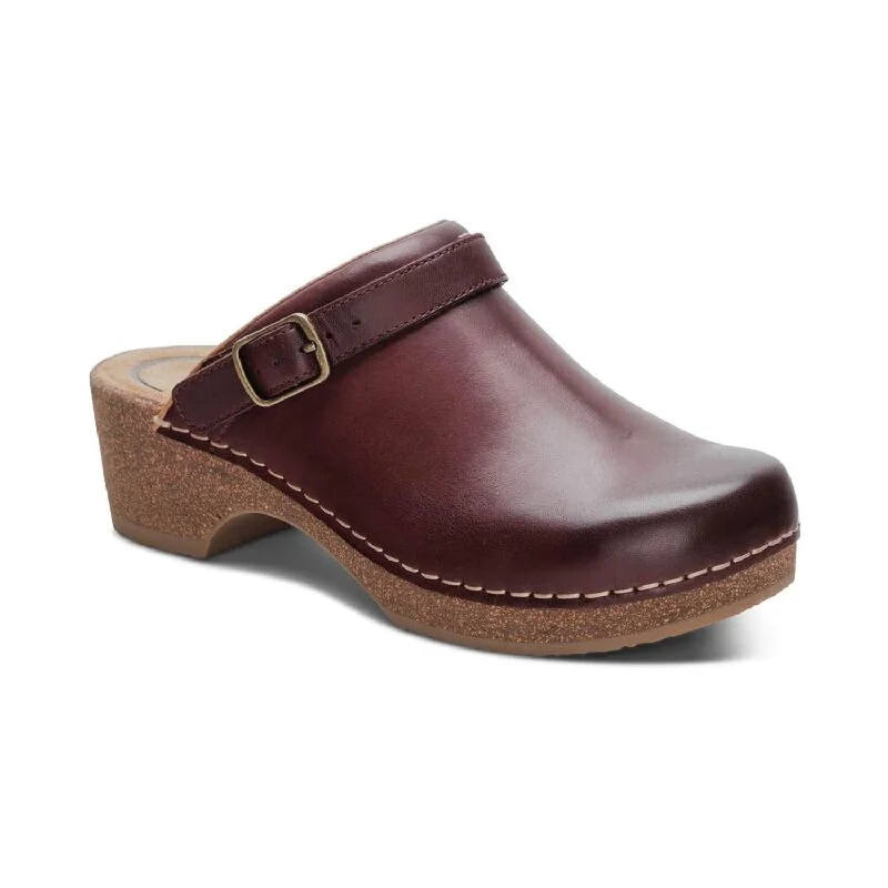 Women's Beckie Cork Clog With Convertible Sling Back In Burgundy