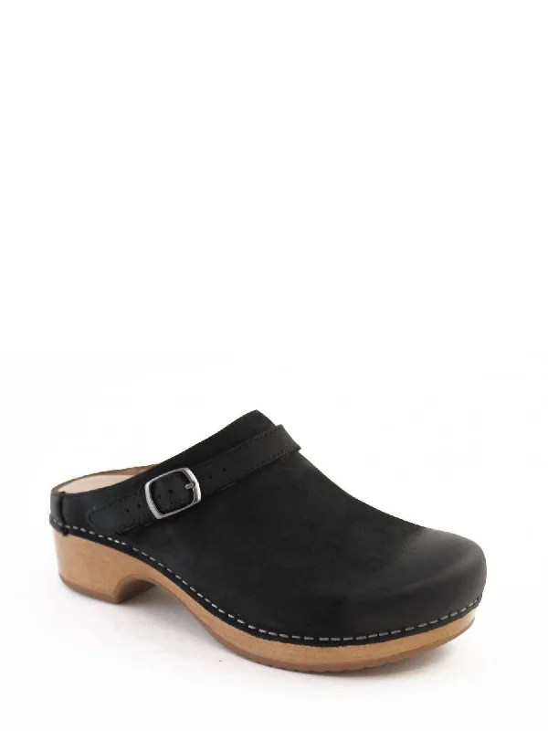 Women's Berry Mule In Black
